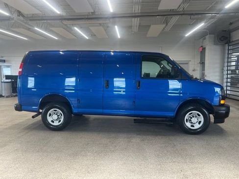Used 2019 Chevrolet Express 2500 w/ Communications Package RWD image 4