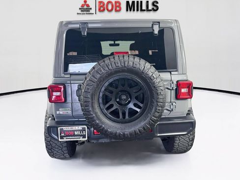 Used 2020 Jeep Wrangler Unlimited Sahara AWD/4WD image 6