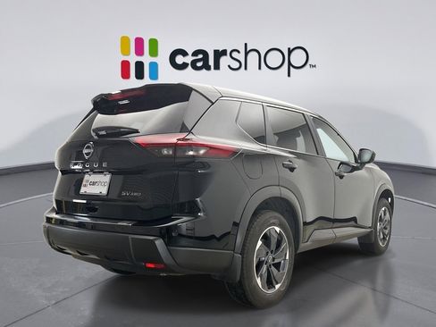 Used 2024 Nissan Rogue SV image 5