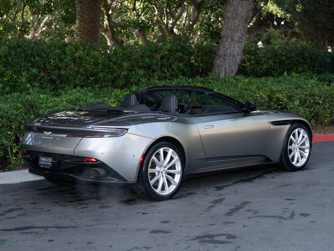 Used 2019 Aston Martin DB11 Volante image 4