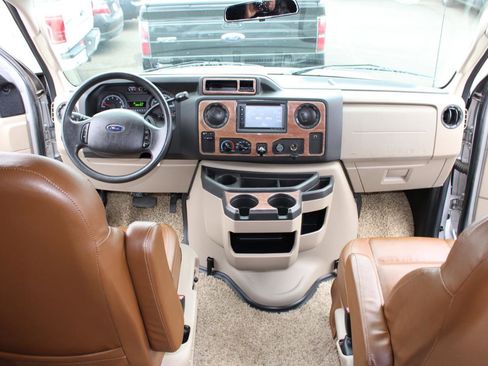 Used 2013 Ford E-450 and Econoline 450 Super Duty w/ Motorhome Prep Pkg image 13