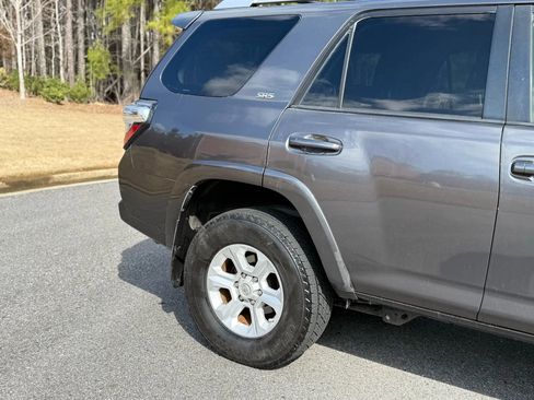 Used 2015 Toyota 4Runner SR5 RWD image 11