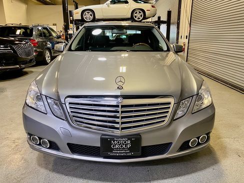 Used 2010 Mercedes-Benz E 350 4MATIC Sedan image 3