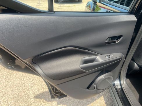 Used 2022 Nissan Kicks S FWD image 10