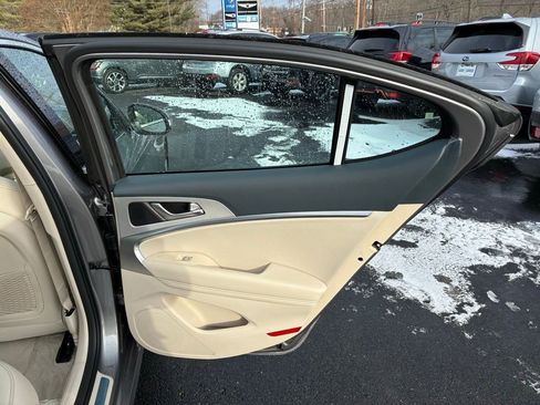 New 2026 Genesis G70 2.5T Prestige image 22