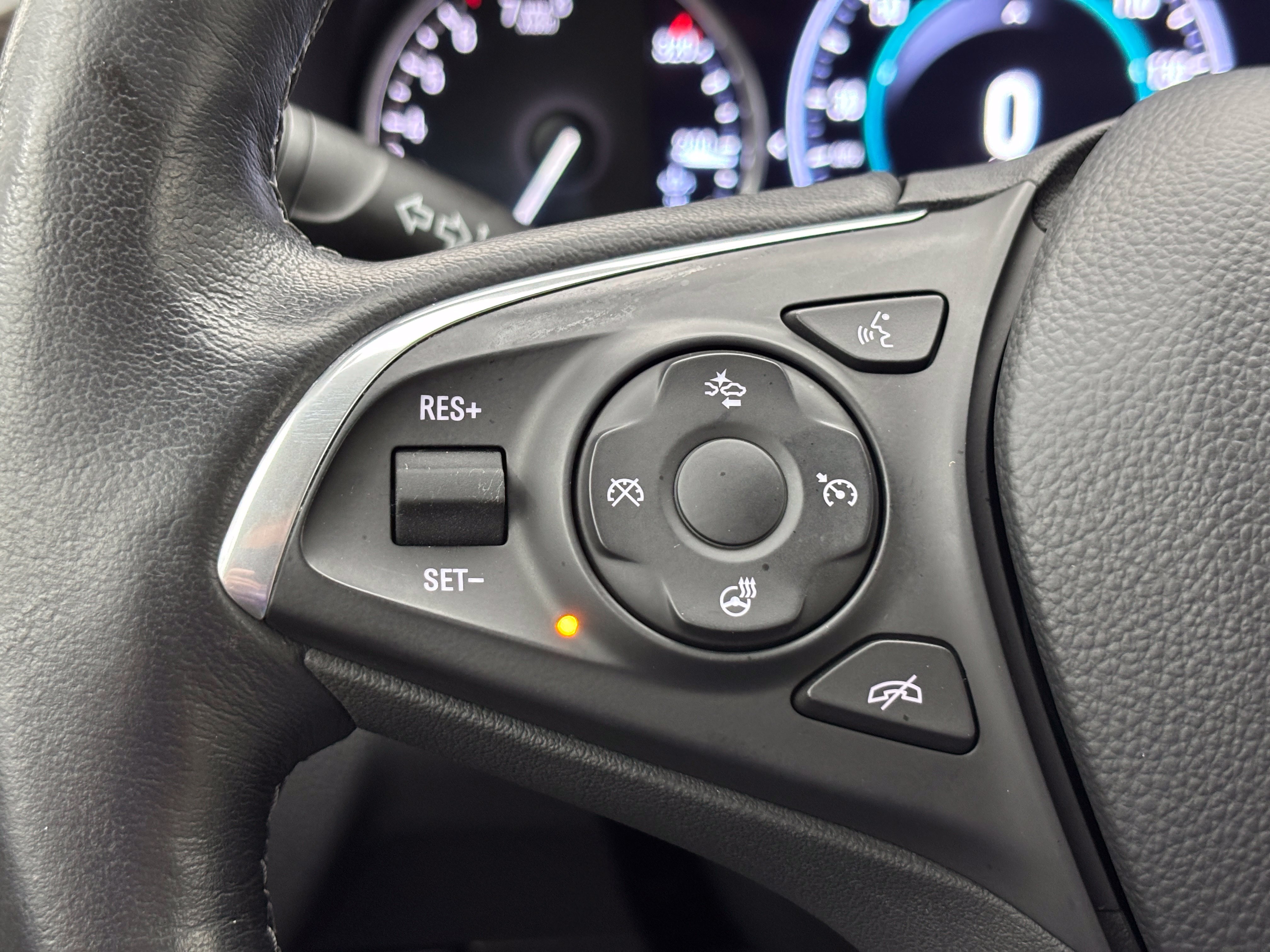 Used 2020 Buick Envision Premium w/ Driver Confidence Package AWD/4WD image 23