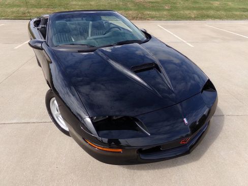 Used 1997 Chevrolet Camaro SS w/ SS Alteration Pkg image 10