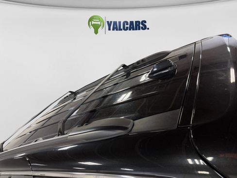 Used 2017 Chrysler Pacifica Touring-L FWD image 11