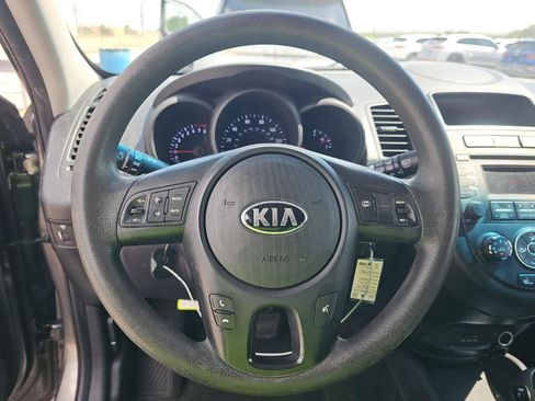 Used 2013 Kia Soul FWD image 10
