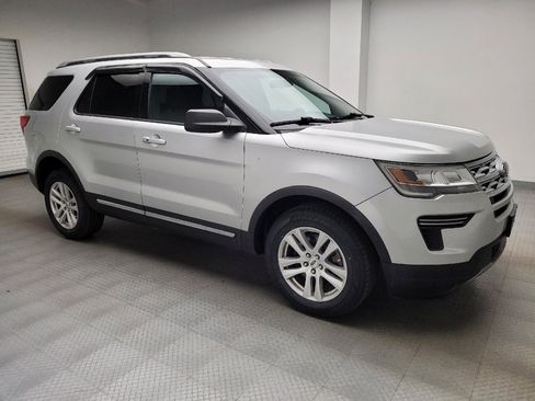 Used 2019 Ford Explorer XLT AWD/4WD image 11