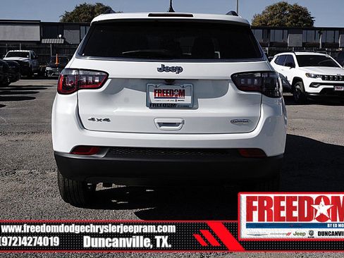 New 2026 Jeep Compass Latitude image 4