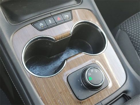 Certified 2020 GMC Acadia SLE image 28