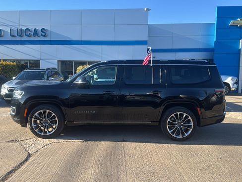 Used 2023 Jeep Wagoneer Series III w/ Premium Group I image 8