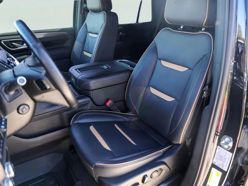 Used 2023 GMC Yukon AT4 w/ AT4 Premium Package image 10