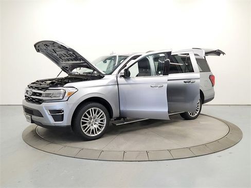 Used 2024 Ford Expedition Max Limited image 11