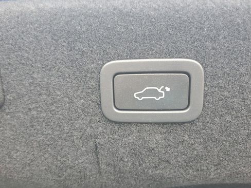 Used 2018 Jaguar XF S image 26