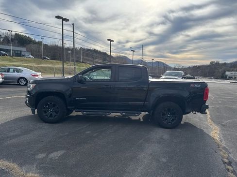 Used 2017 Chevrolet Colorado Z71 w/ Z71 Midnight Edition image 5