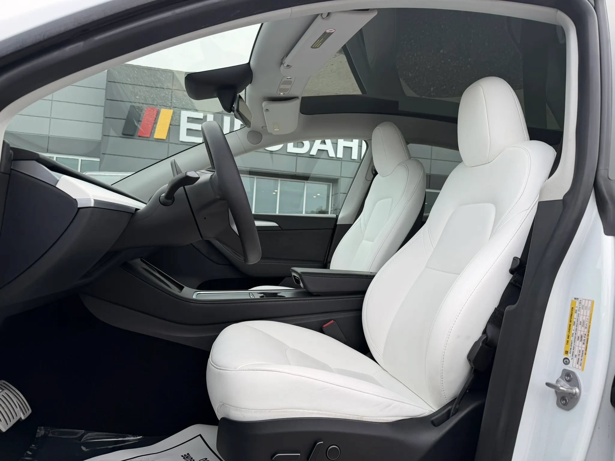 Used 2023 Tesla Model Y Performance AWD/4WD image 6
