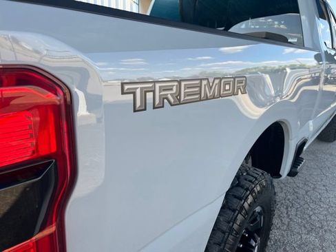 Used 2026 Ford F250 Lariat w/ Tremor Off-Road Package AWD/4WD image 5