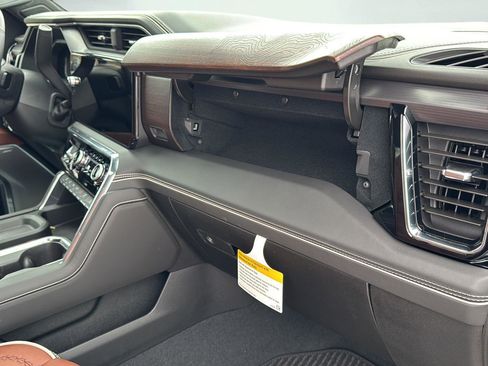 New 2026 GMC Sierra 3500 Denali Ultimate AWD/4WD image 32