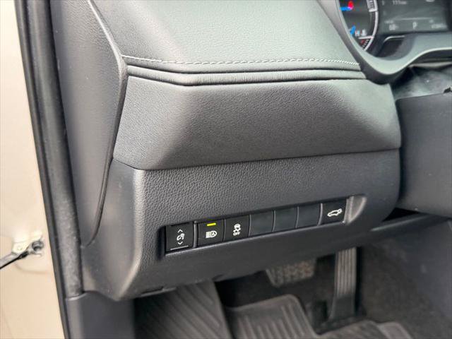 Certified 2023 Toyota Venza LE AWD/4WD image 15