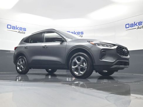 Used 2025 Ford Escape ST-Line AWD/4WD image 38