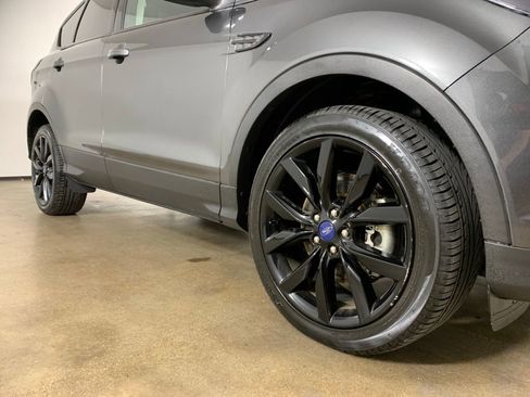 Certified 2018 Ford Escape SE w/ SE Sport Appearance Package AWD/4WD image 6