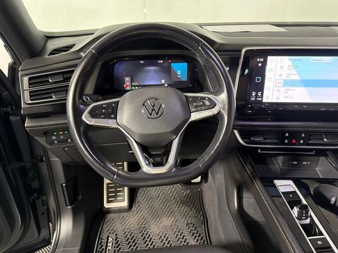 Certified 2024 Volkswagen Atlas Cross Sport SEL R-Line AWD/4WD image 12