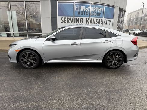 Used 2019 Honda Civic Sport image 2