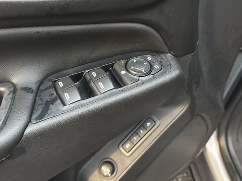 Used 2019 Chevrolet Equinox Premier image 28