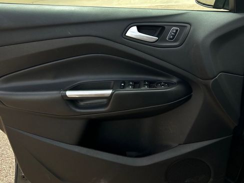 Used 2018 Ford Escape SE image 24