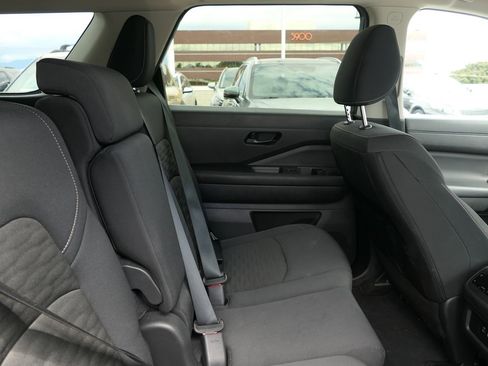 Used 2025 Nissan Pathfinder SV FWD image 23