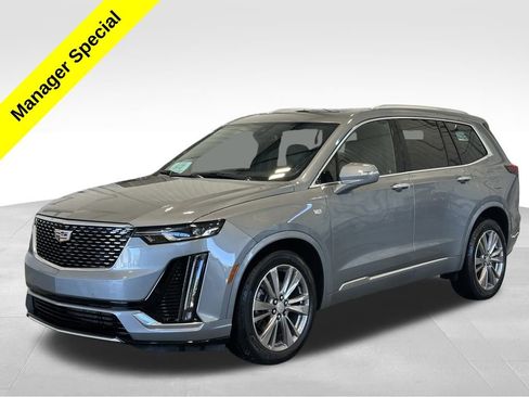 Used 2023 Cadillac XT6 Premium Luxury image 3