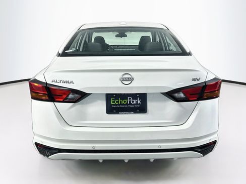 Used 2024 Nissan Altima 2.5 SV FWD image 7