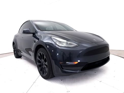 Used 2024 Tesla Model Y Long Range AWD/4WD image 11