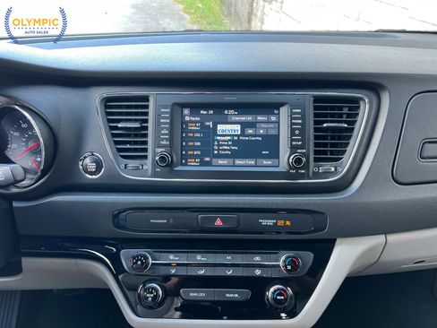 Used 2021 Kia Sedona EX FWD image 28