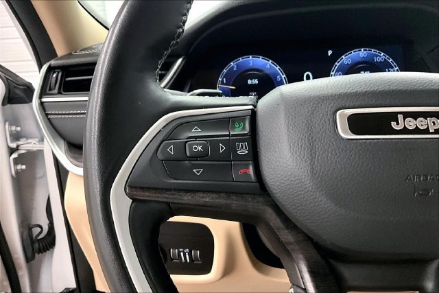 Used 2022 Jeep Grand Cherokee L Limited AWD/4WD image 27