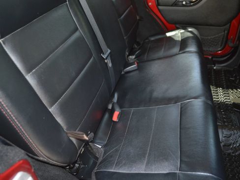 Used 2012 Jeep Wrangler Unlimited Sahara AWD/4WD image 26