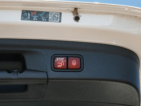 Used 2024 Mercedes-Benz GLE 350 4MATIC image 29