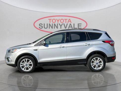 Used 2017 Ford Escape SE w/ Equipment Group 201A image 6