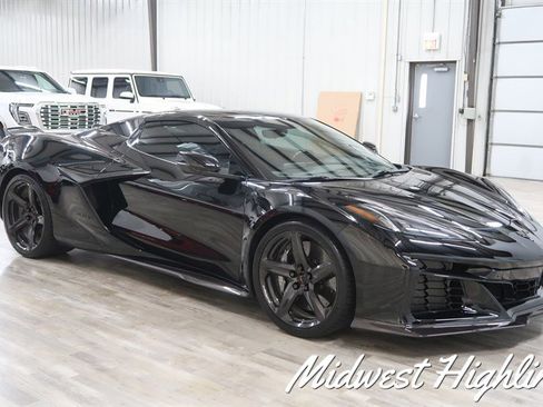 Used 2023 Chevrolet Corvette Z06 RWD image 40