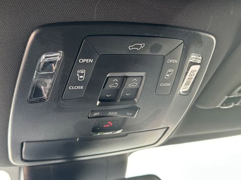 Used 2026 Toyota Sienna XLE Woodland Edition AWD/4WD image 35