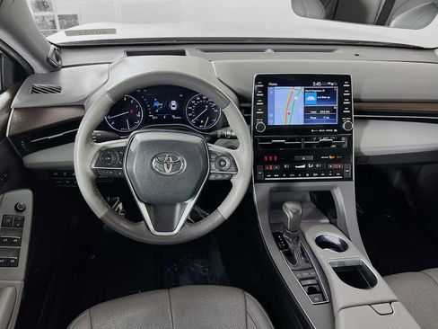 Used 2019 Toyota Avalon Limited image 24