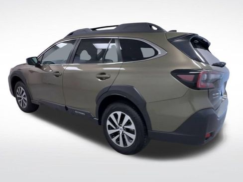 Certified 2025 Subaru Outback Premium AWD/4WD image 8