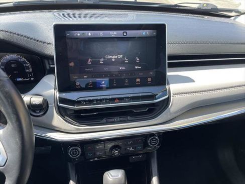 Certified 2022 Jeep Compass Limited w/ Elite Group image 18