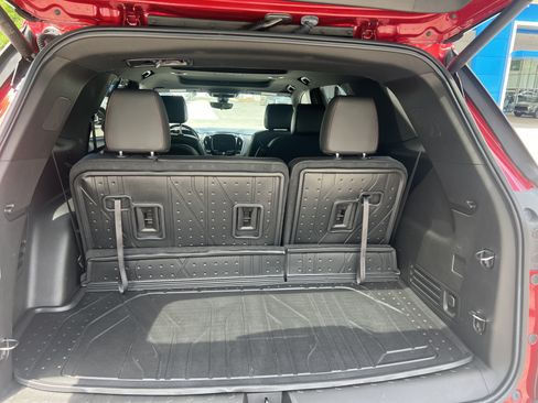 Used 2023 Chevrolet Traverse RS w/ LPO, Floor Liner Package AWD/4WD image 16