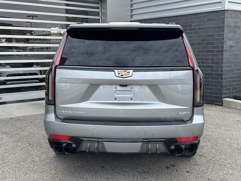 Used 2023 Cadillac Escalade V AWD/4WD image 5