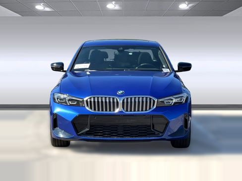 Used 2025 BMW 330i xDrive Sedan w/ M Sport Package AWD/4WD image 5