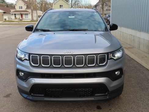 Used 2022 Jeep Compass Latitude image 11