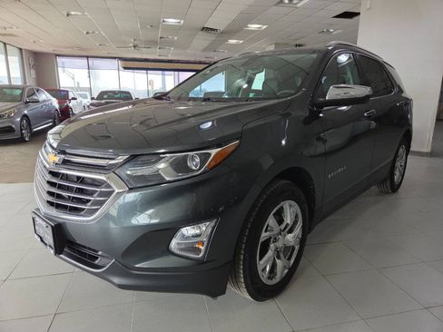 Used 2018 Chevrolet Equinox Premier FWD image 3